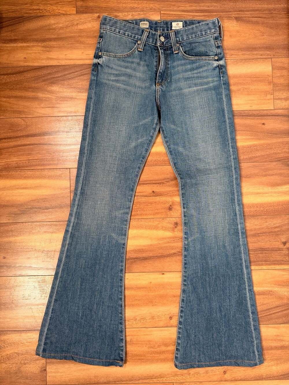 AG Adriano Goldschmied Farrah 70s Bell Bottom Size 26R Jeans